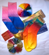 Load image into Gallery viewer, OPTICK SCRUNCHIE
