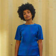 ALQUILER - CAMISETA DE TERCIOPELO COBALTO