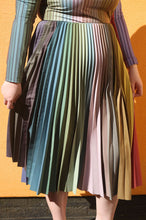Load image into Gallery viewer, SKIRT WAISTBAND ALTERATION SERVICE
